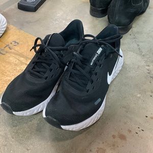 Black Nike sneakers size 9 women